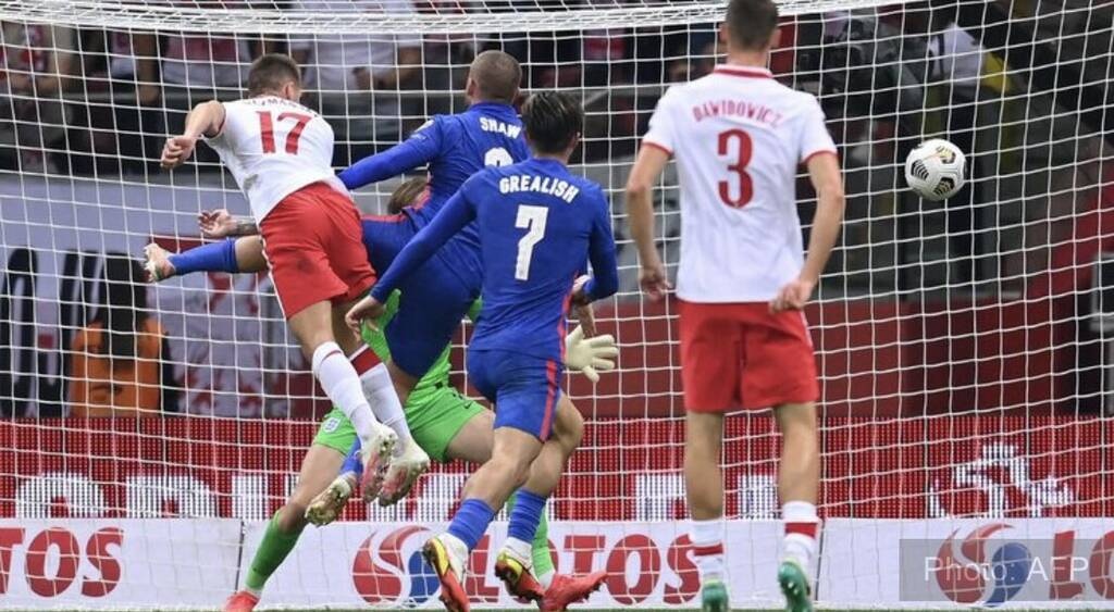 Προκριματικά Μουντιάλ 2022: Με κεφαλιά ο Σιμάνσκι «ξέρανε» την Αγγλία (photos+video)