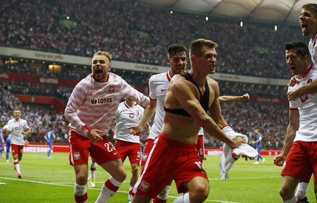 Προκριματικά Μουντιάλ 2022: Με κεφαλιά ο Σιμάνσκι «ξέρανε» την Αγγλία (photos+video)