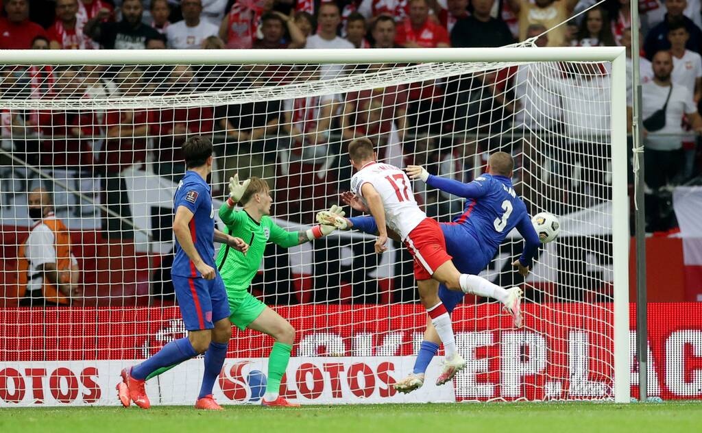 Προκριματικά Μουντιάλ 2022: Με κεφαλιά ο Σιμάνσκι «ξέρανε» την Αγγλία (photos+video)