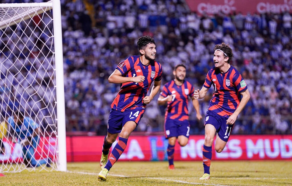 Προκριματικά Μουντιάλ 2022: Τεράστια ανατροπή οι ΗΠΑ, ζωντανό το όνειρο με τεσσάρα (video+photos)