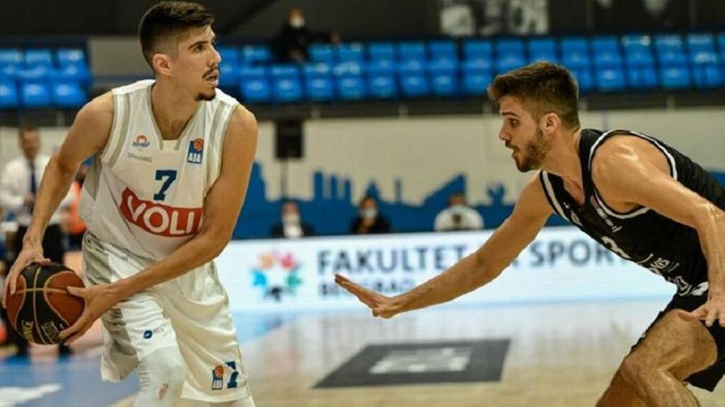 «Πάγωσαν» στην Μπούντουτσνοστ - Κατέρρευσε παίκτης στην προπόνηση (photos)