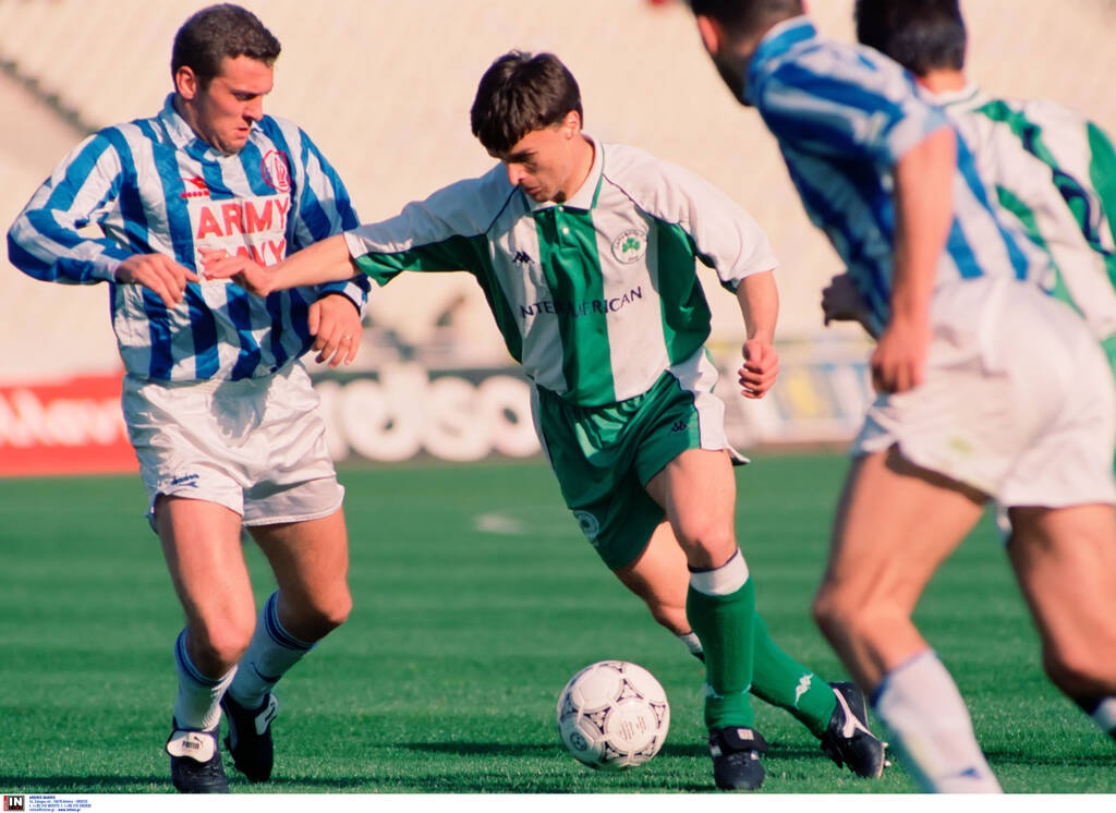 Δουλεύει ως κούριερ ο Ανατολάκης! (Photos)