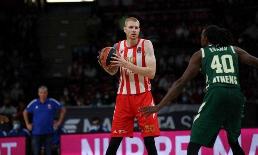 Ερυθρός Αστέρας: Πετυχημένη επέμβαση για Ουάιτ (photos)