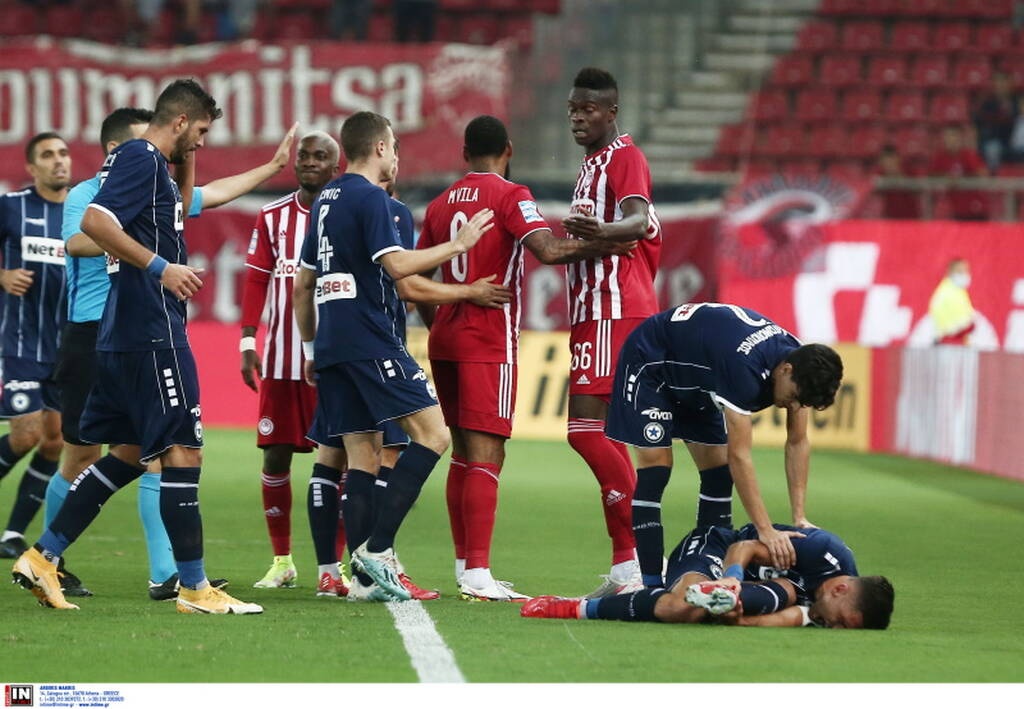 Ένταση στο Καραϊσκάκη - Οπαδοί του Ολυμπιακού πήγαν να κάνουν ντου στο πάγκο του Ατρόμητου