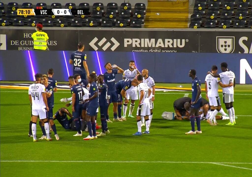 Αγωνία για Ροσίνια - Έπεσε αναίσθητος μετά από σφοδρό χτύπημα στο κεφάλι (video+photos)