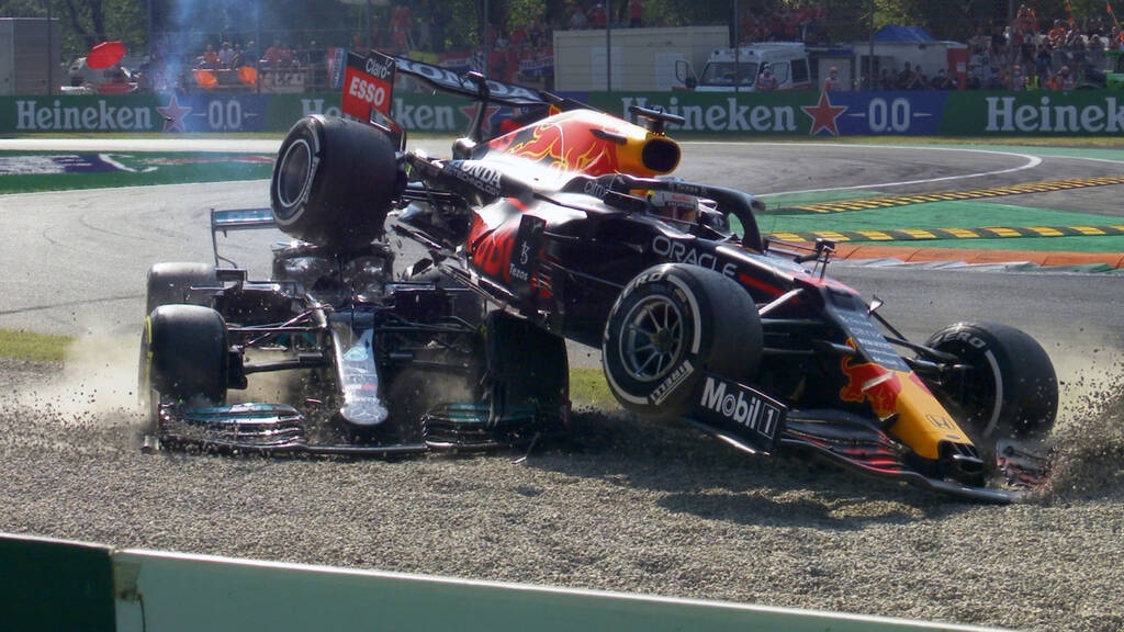 Formula 1: Ο... τυχερός Χάμιλτον και το halo που του έσωσε τη ζωή (photos)