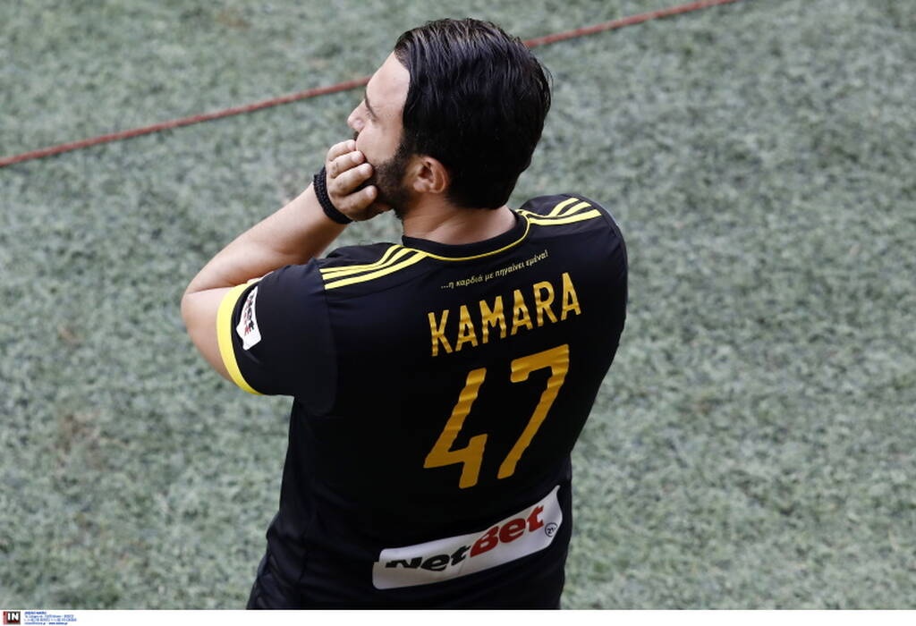 Άρης-ΟΦΗ: Με φανέλα Καμαρά στο γήπεδο ο Καρυπίδης (photos)