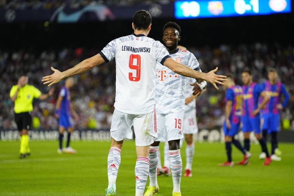 Champions League: Βαυαρική επέλαση στη Βαρκελώνη – Το πανόραμα και όλα τα γκολ