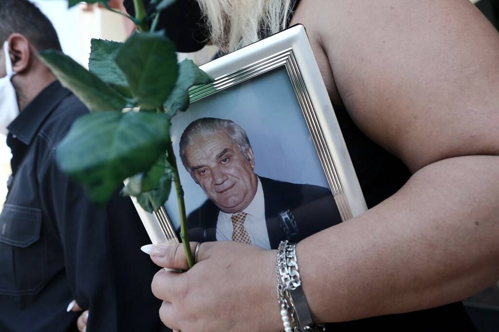 Γιάννης Ματζουράνης: Κηδεύτηκε με τη σημαία του Εθνικού (photos)