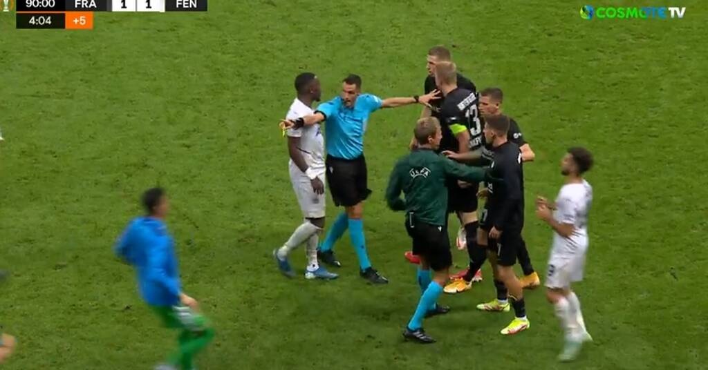 Europa League: Ένταση στην Φρανκφούρτη - Πιάστηκαν στα χέρια οι Άϊντραχτ και Φενέρ (video+photos)