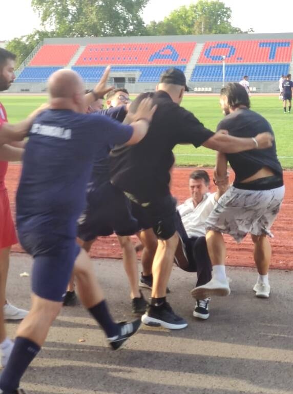 Εικόνες χάους σε φιλικό - Τρομερό ξύλο στο Τρίκαλα-Απόλλων Λάρισας (photos)