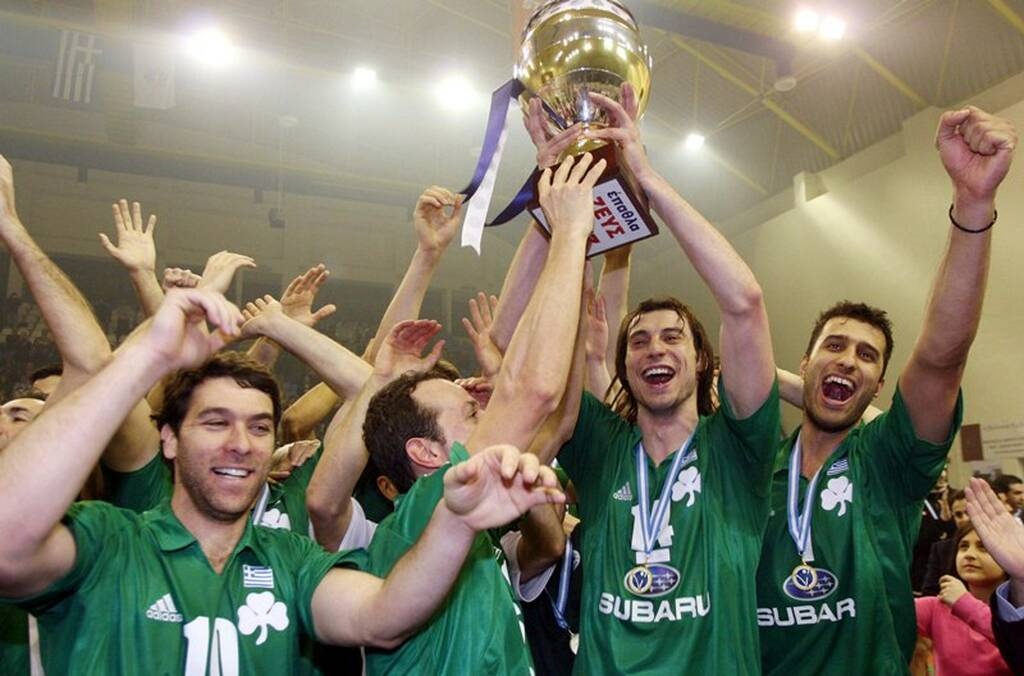 Παναθηναϊκός: Στον…ουρανό του «Π.Γιαννακόπουλος» η φανέλα του Σωτήρη Πανταλέοντα και τρία νέα λάβαρα