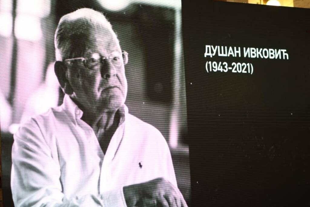 Συγκλονιστικές εικόνες στην κηδεία του "Ντούντα" - Σήκωσε το φέρετρο ο Ομπράντοβιτς
