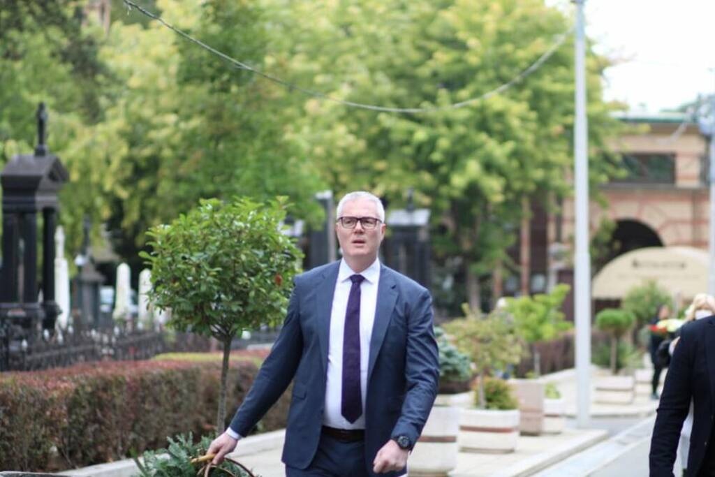 Συγκλονιστικές εικόνες στην κηδεία του "Ντούντα" - Σήκωσε το φέρετρο ο Ομπράντοβιτς