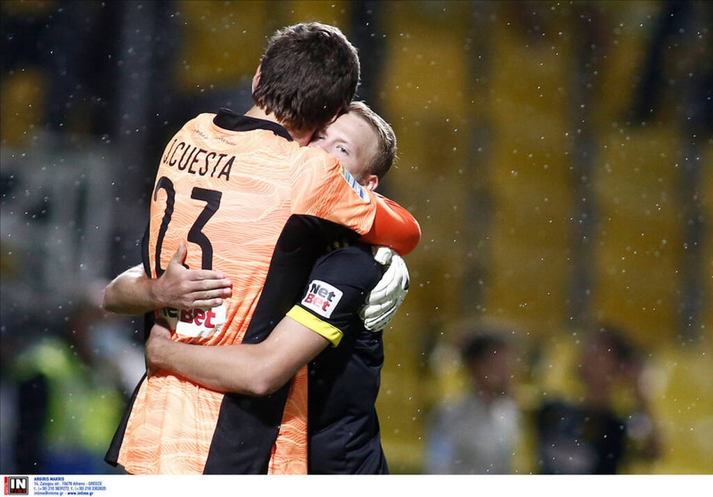 Άρης-Παναθηναϊκός: Ξέσπασμα Μάντζιου, αποθέωση των παικτών από τον κόσμο (video+photos)
