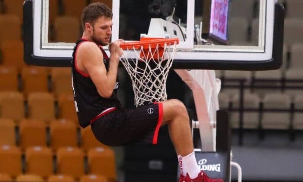 Ολυμπιακός: Συμφωνία με Βεζένκοφ