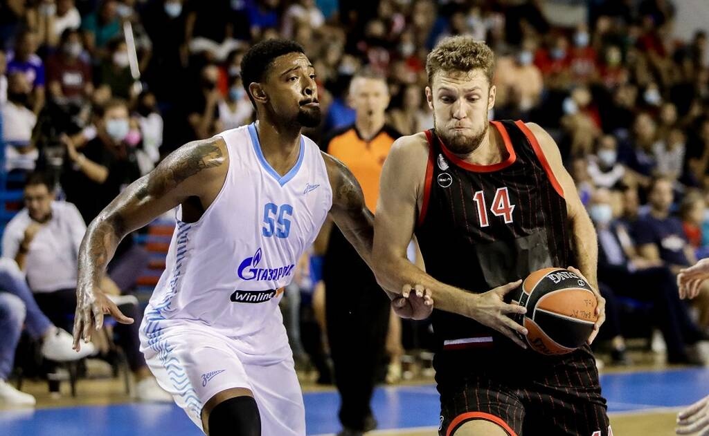 Ολυμπιακός: Συμφωνία με Βεζένκοφ