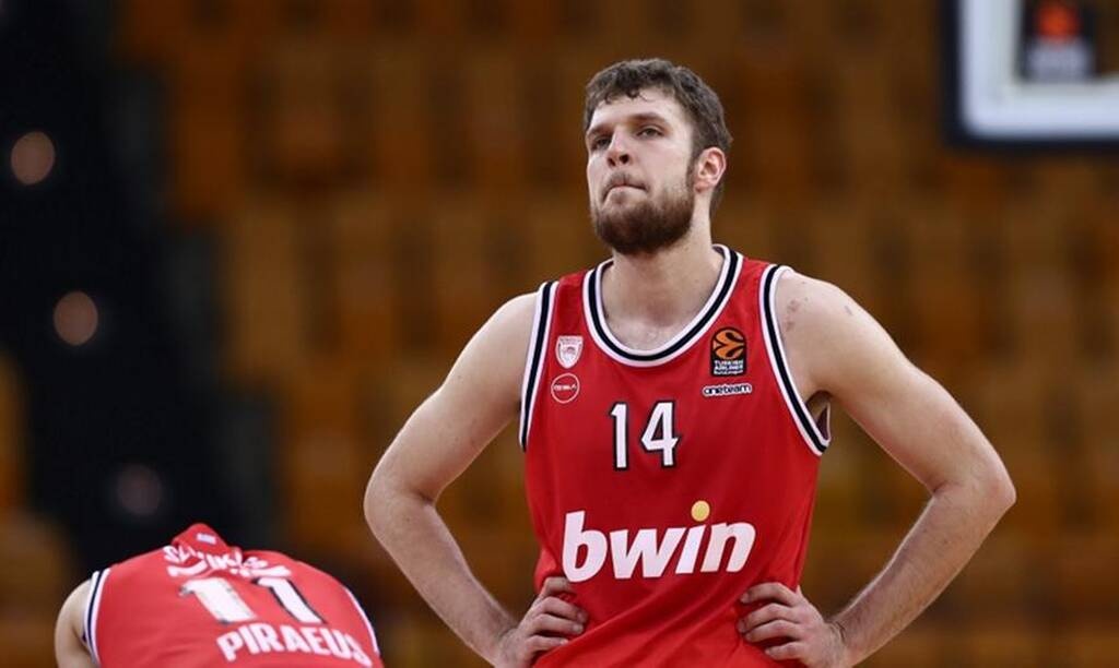 Ολυμπιακός: Συμφωνία με Βεζένκοφ