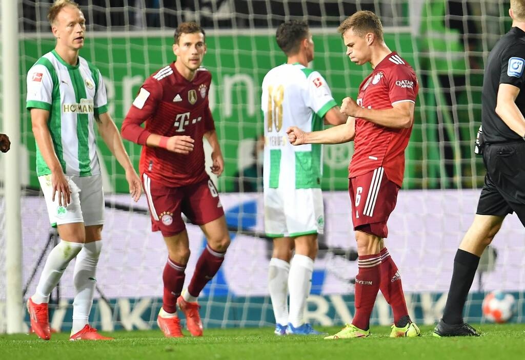 Bundesliga: Τριάρα η Μπάγερν και με παίκτη λιγότερο (photos+video)