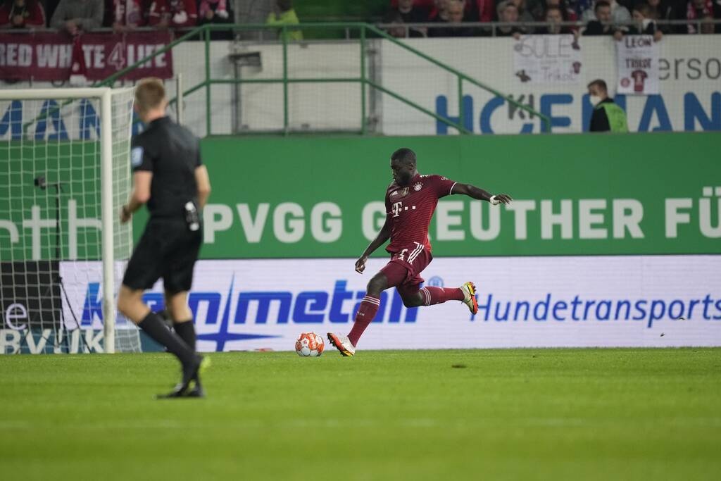 Bundesliga: Τριάρα η Μπάγερν και με παίκτη λιγότερο (photos+video)