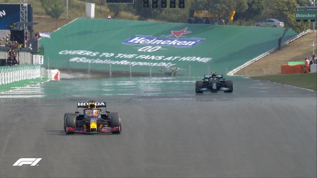 Formula 1: «Καταστροφή» στη Ρωσία για Φερστάπεν - Η ευκαιρία του Χάμιλτον (video)