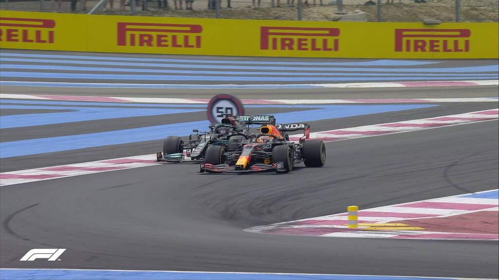 Formula 1: «Καταστροφή» στη Ρωσία για Φερστάπεν - Η ευκαιρία του Χάμιλτον (video)