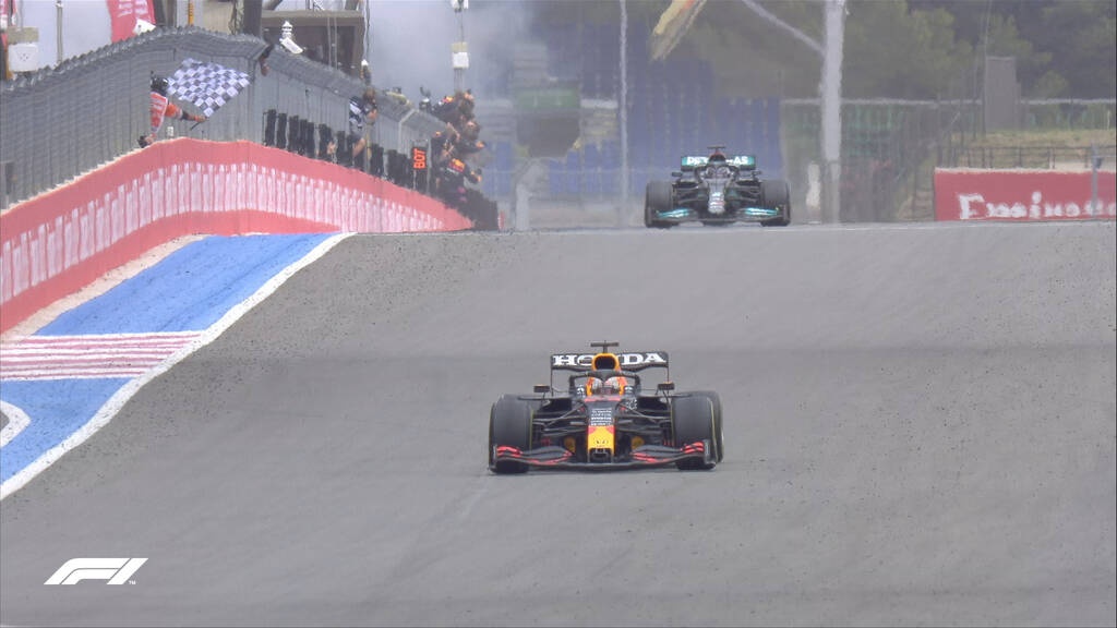 Formula 1: «Καταστροφή» στη Ρωσία για Φερστάπεν - Η ευκαιρία του Χάμιλτον (video)