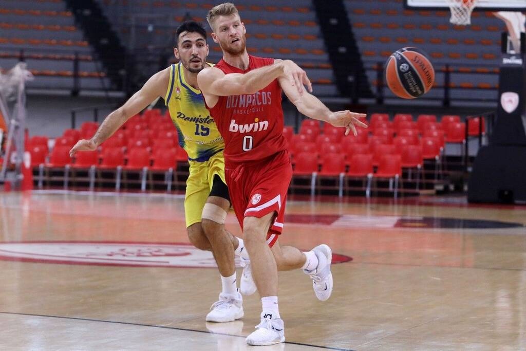 Ολυμπιακός - Περιστέρι 96-69: Σαν σε προπόνηση οι «ερυθρόλευκοι» λίγο πριν το τζάμπολ της Euroleague