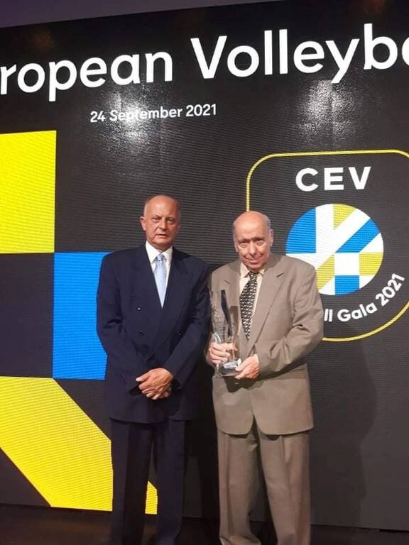 Η μεγάλη βραδιά και βράβευση του Θανάση Μπελιγράτη στο Gala της CEV (photos+video)