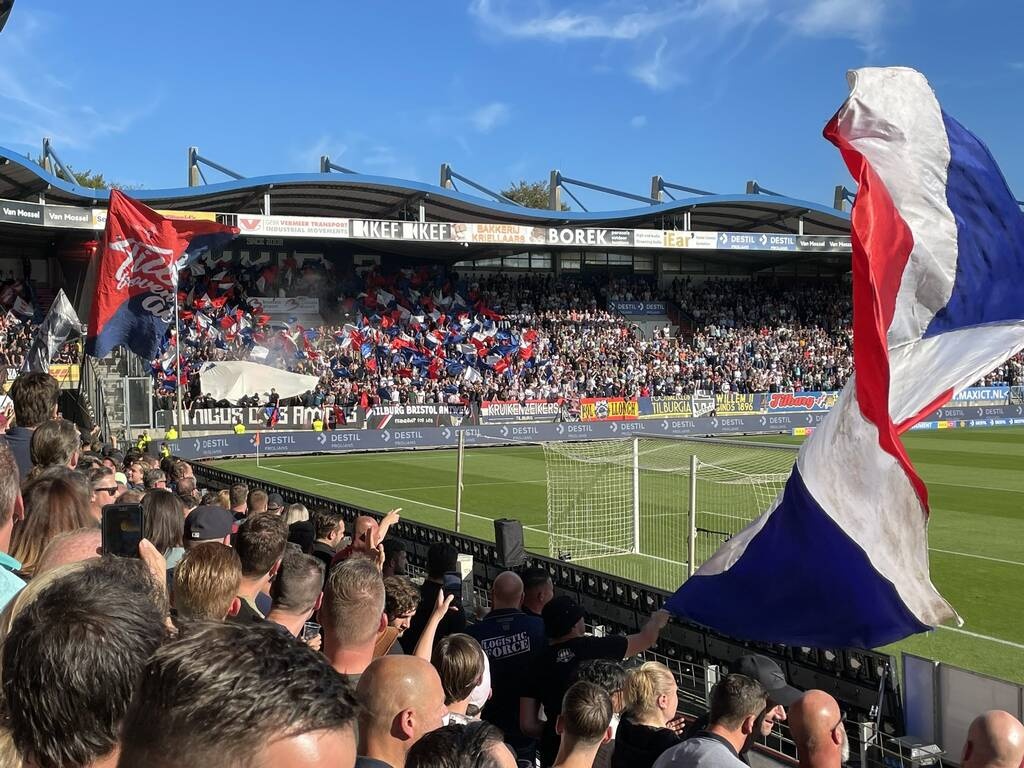 Eredivisie: Λύγισε την Αϊντχόφεν, στην κορυφή η Βίλεμ με Καμπετσή, Μιχελή! (photos)