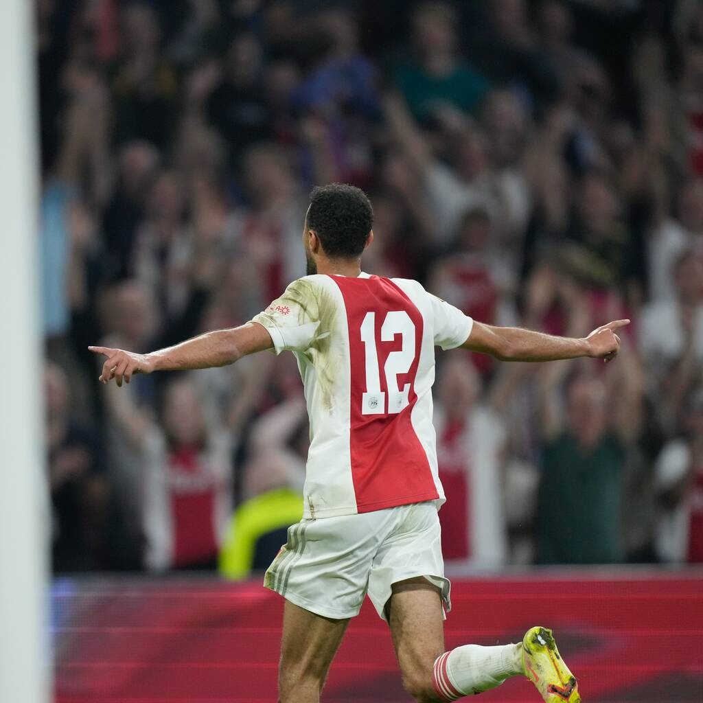 Eredivisie: Άνετα ο πρωτοπόρος Άγιαξ, ιστορικό γκολ ο Δουβίκας στην πεντάρα της Ουτρέχτης (video)