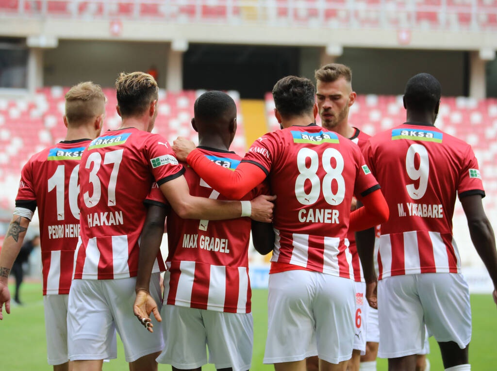 Τελείωσε από την ΑΕΚ και τώρα είναι δεύτερος σκόρερ στην Τουρκία ο Γούτας! (video+photos)