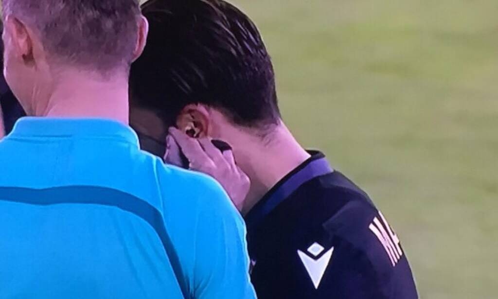 Απίθανα πράγματα στη Λαμία: Ο Σιδηρόπουλος έδωσε το ακουστικό ενδοεπικοινωνίας σε παίκτη!