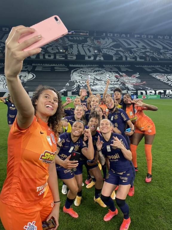 Μαγικό γκολ με ψαλιδάκι σε γυναικείο ποδόσφαιρο στη Βραζιλία, το σήκωσε η Κορίνθιανς (video+photos)