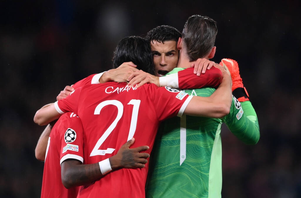 Champions League: Με...«διαταγή» Ρονάλντο η Γιουνάιτεντ - Διασυρμός από Μπενφίκα για Μπαρτσελόνα