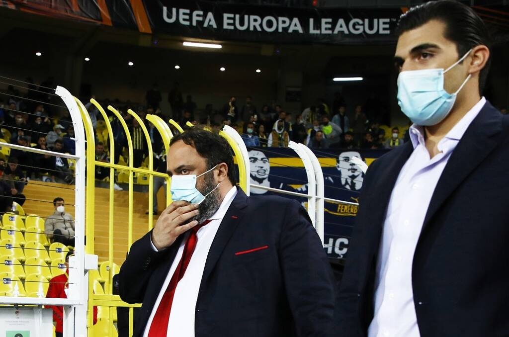 Ολυμπιακός: Η πανηγυρική φωτογραφία του Βαγγέλη Μαρινάκη στο «Σουκρού Σαράτσογλου» (photos)