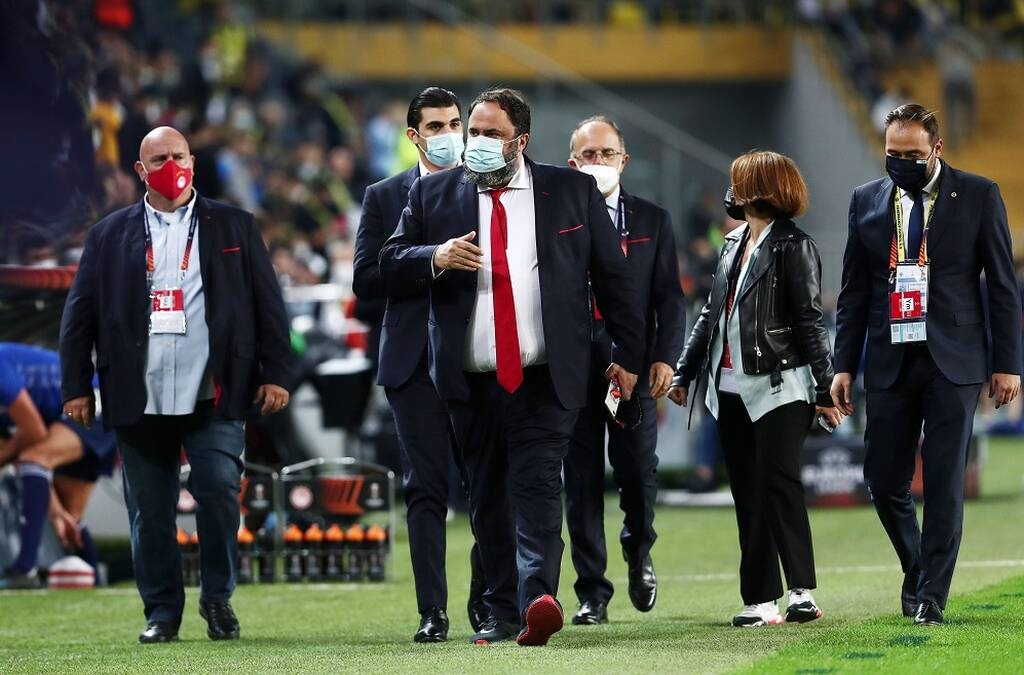 Ολυμπιακός: Η πανηγυρική φωτογραφία του Βαγγέλη Μαρινάκη στο «Σουκρού Σαράτσογλου» (photos)