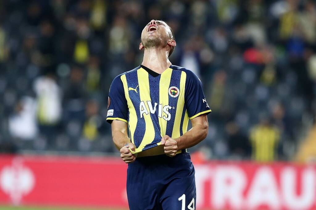 Πέλκας: «Έπαιξε έξυπνα ο Ολυμπιακός» (photos+video)