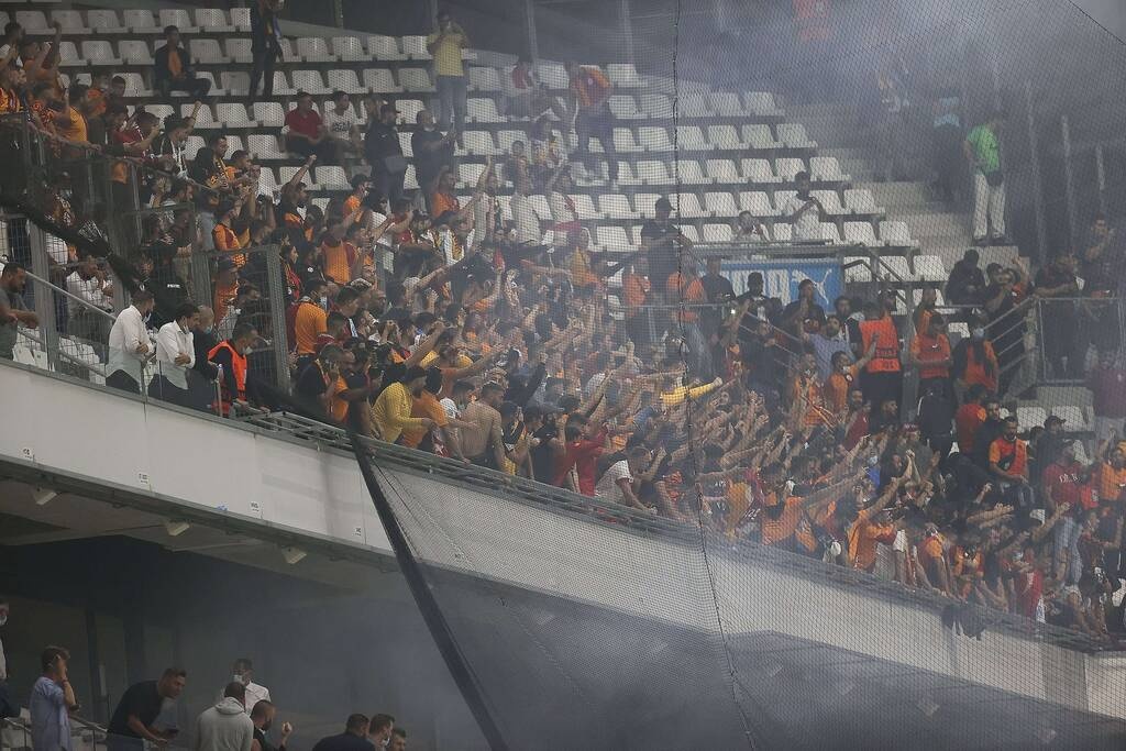 Europa League: Επεισόδια στο «Βελοντρόμ»! (Video+Photos)