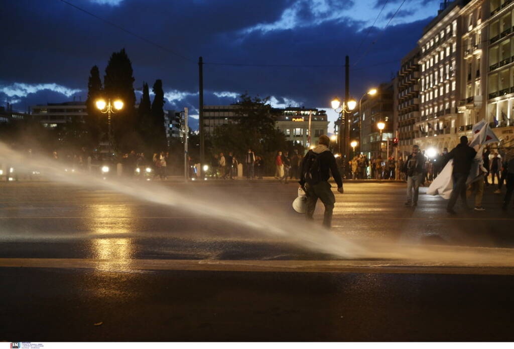 Επεισόδια στο Πανεκπαιδευτικό συλλαλητήριο στο κέντρο της Αθήνας (pics - vid)