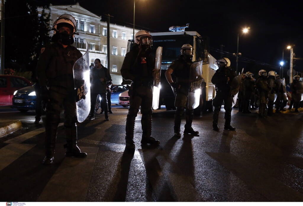 Επεισόδια στο Πανεκπαιδευτικό συλλαλητήριο στο κέντρο της Αθήνας (pics - vid)