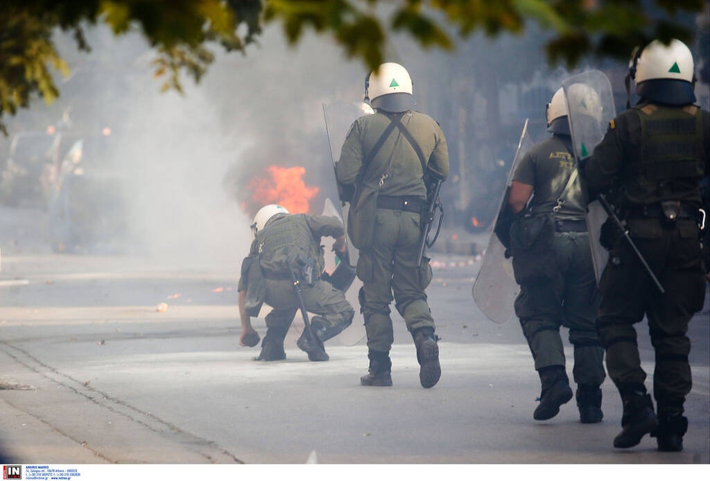 Ξεκίνησε… νωρίς το ντέρμπι Ολυμπιακός-Παναθηναϊκός: Επεισόδια οπαδών στη Μαλακάσα