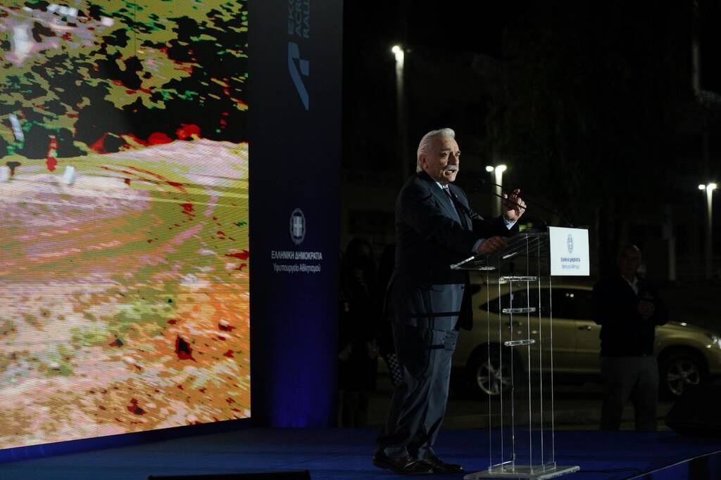 Ο Υφυπουργός Αθλητισμού τίμησε τους εθελοντές του ΕΕΣ για τη προσφορά τους στο Ράλλυ Ακρόπολις