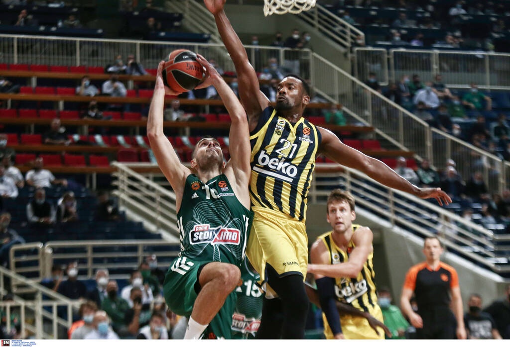 Παναθηναϊκός ΟΠΑΠ-Φενέρμπαχτσε: Τρομερό buzzer beater του Παπαπέτρου έβαλε «φωτιά» στο ΟΑΚΑ