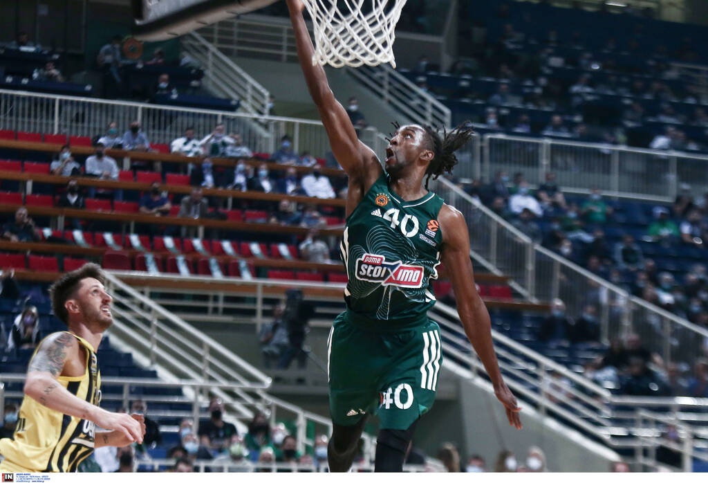 Παναθηναϊκός ΟΠΑΠ-Φενέρμπαχτσε: Τρομερό buzzer beater του Παπαπέτρου έβαλε «φωτιά» στο ΟΑΚΑ