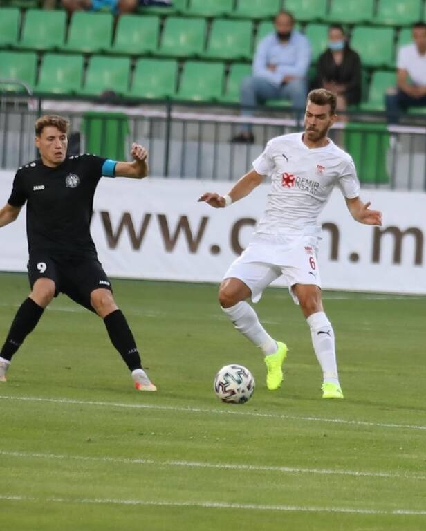 Δημήτρης Γούτας: Περιζήτητος στην Τουρκία και η πρόταση γάμου στον Βόσπορο