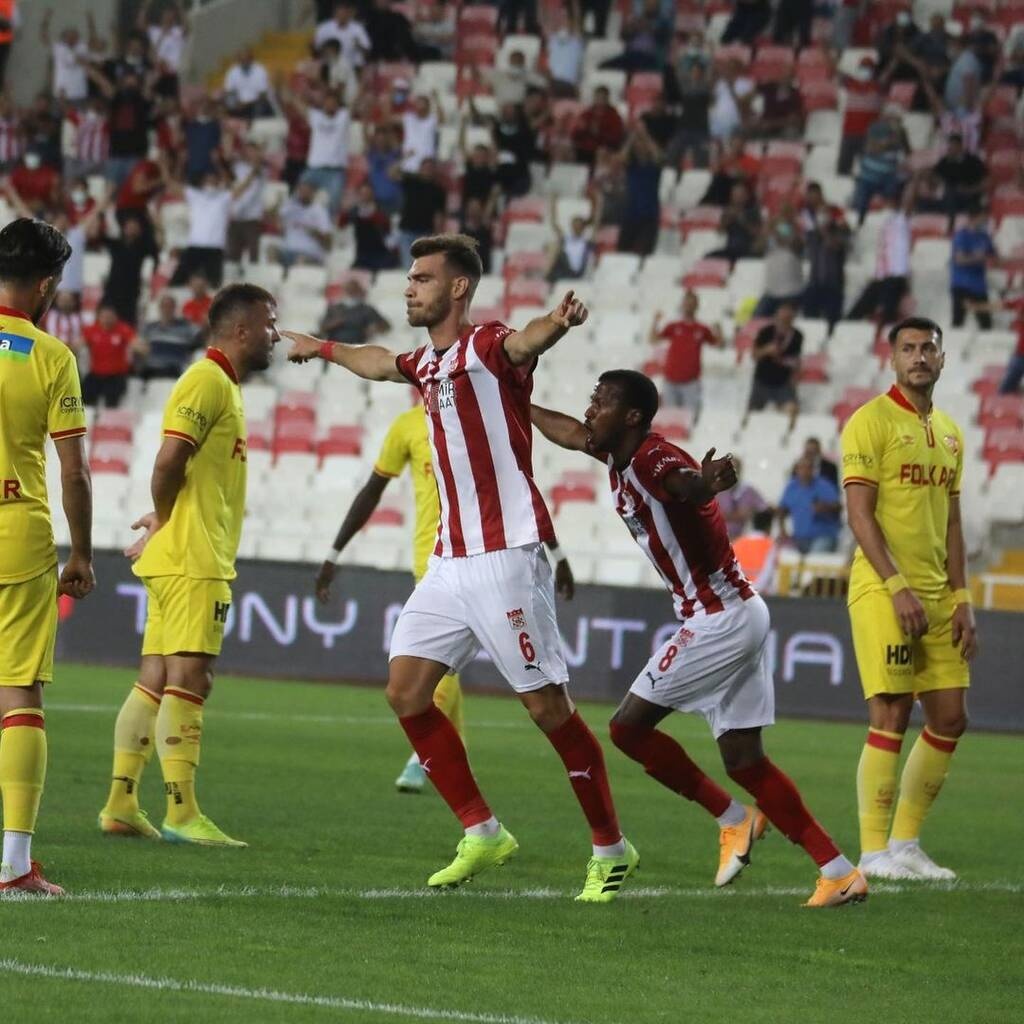 Δημήτρης Γούτας: Περιζήτητος στην Τουρκία και η πρόταση γάμου στον Βόσπορο