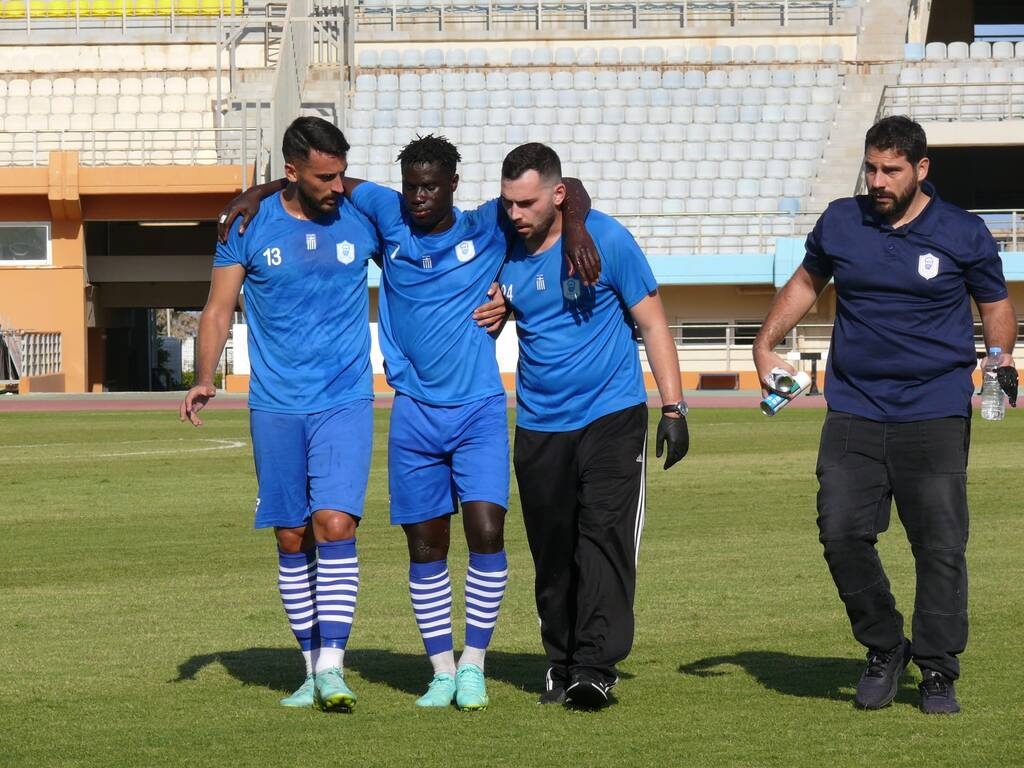Ηρόδοτος-Επισκοπή: «Πάγωσαν» με τον τραυματισμό του Καντέ – Μεταφέρθηκε στο νοσοκομείο