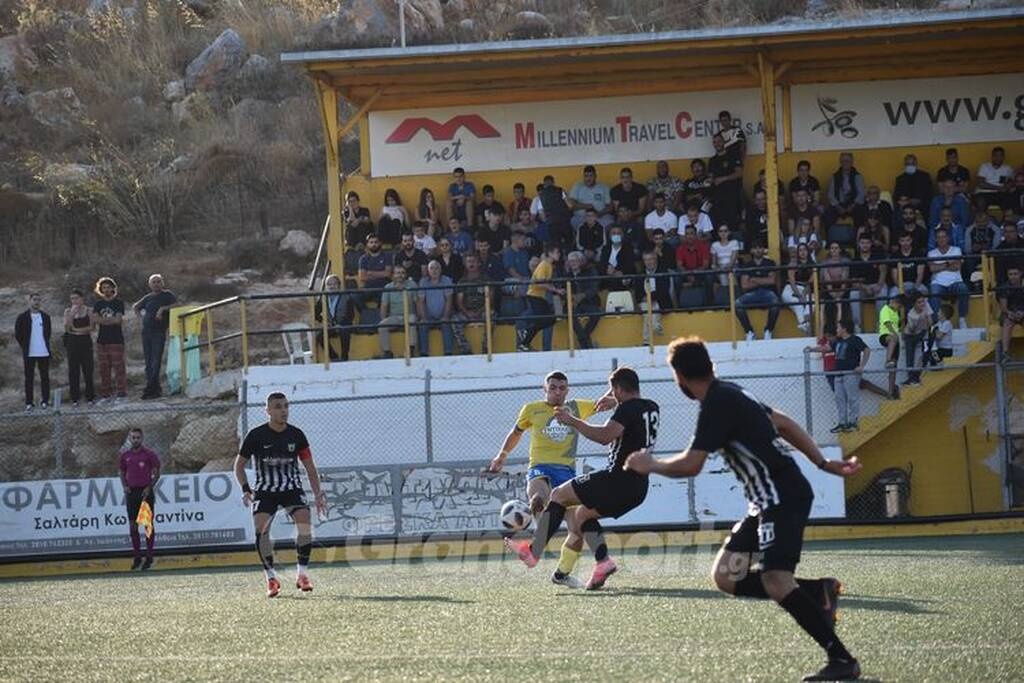 Μυθικό: Πήγαν να δουν τοπικό ντέρμπι με τον… καναπέ τους!