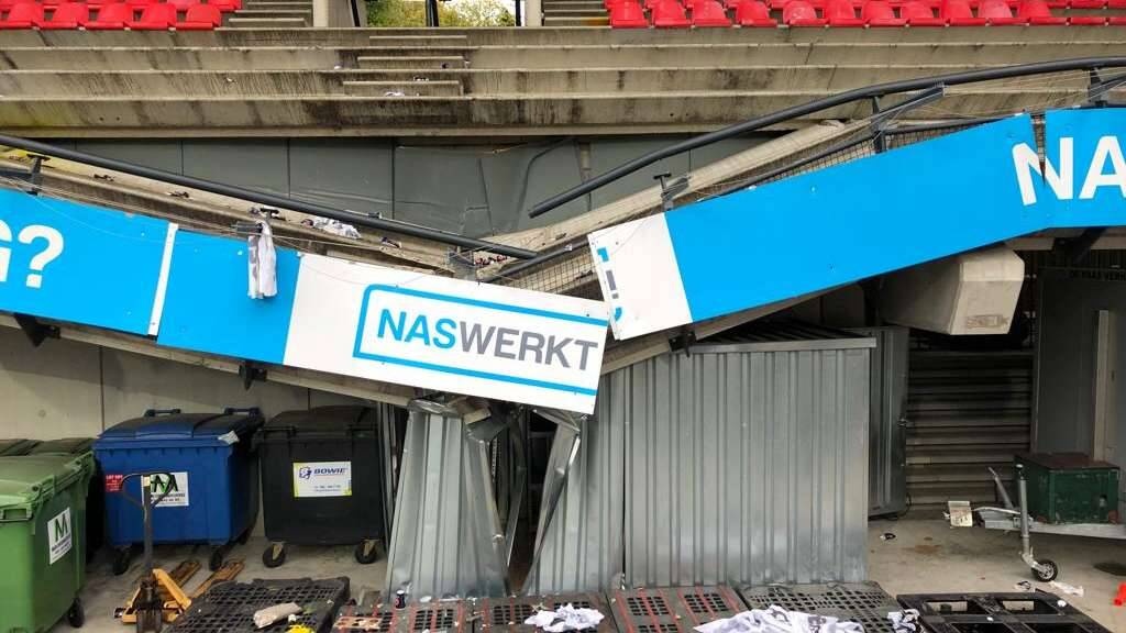 Τρόμος στην Ολλανδία: Κατέρρευσε μέρος της κερκίδας στο Ναϊμέγκεν-Φίτεσε! (Videos+Photos)